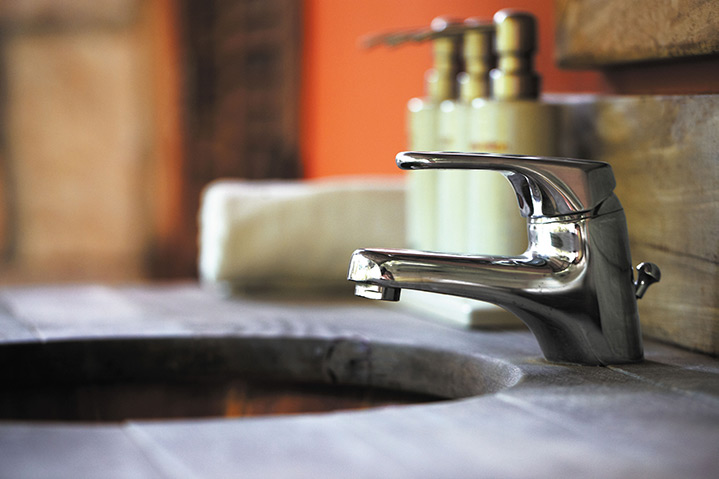 A2B Plumbers are able to fix any leaking taps you may have in Whetstone. 